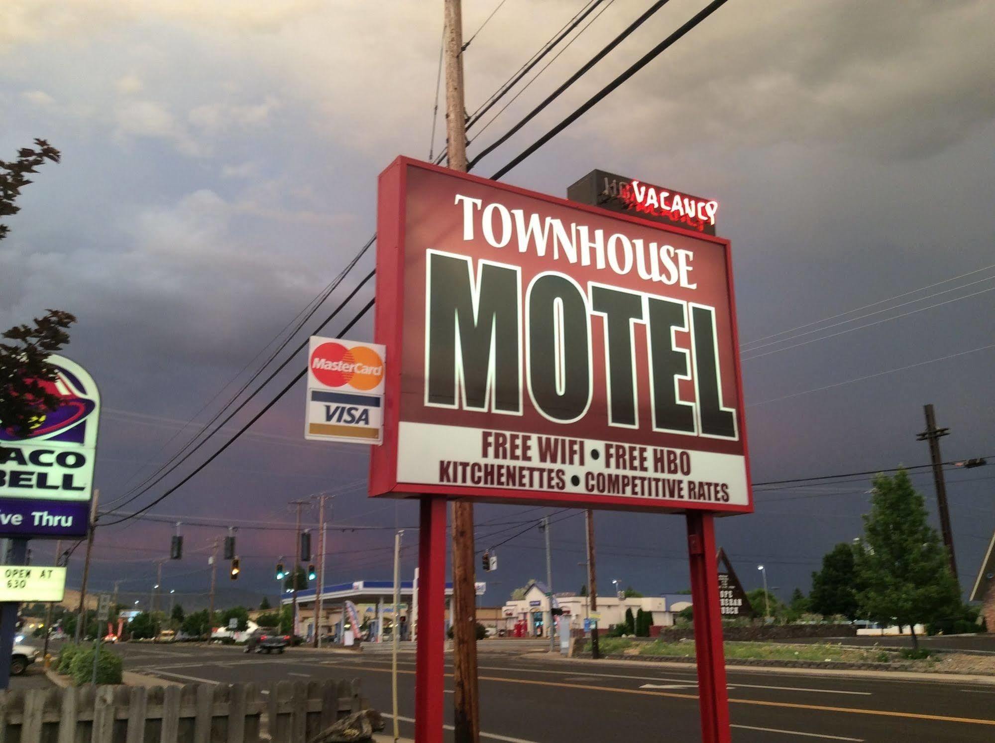 Townhouse Inn & Suites Klamath Falls Eksteriør billede