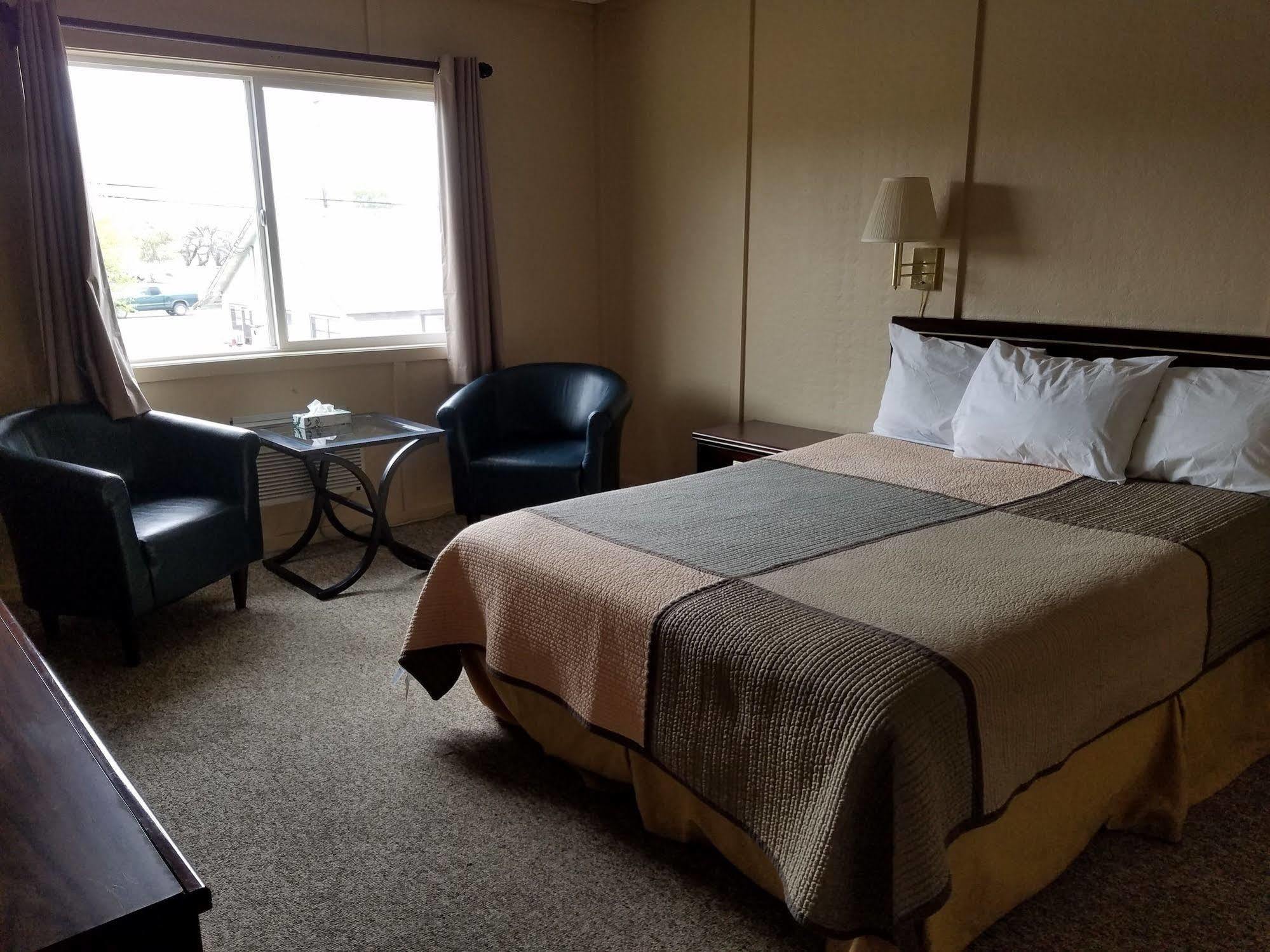 Townhouse Inn & Suites Klamath Falls Eksteriør billede