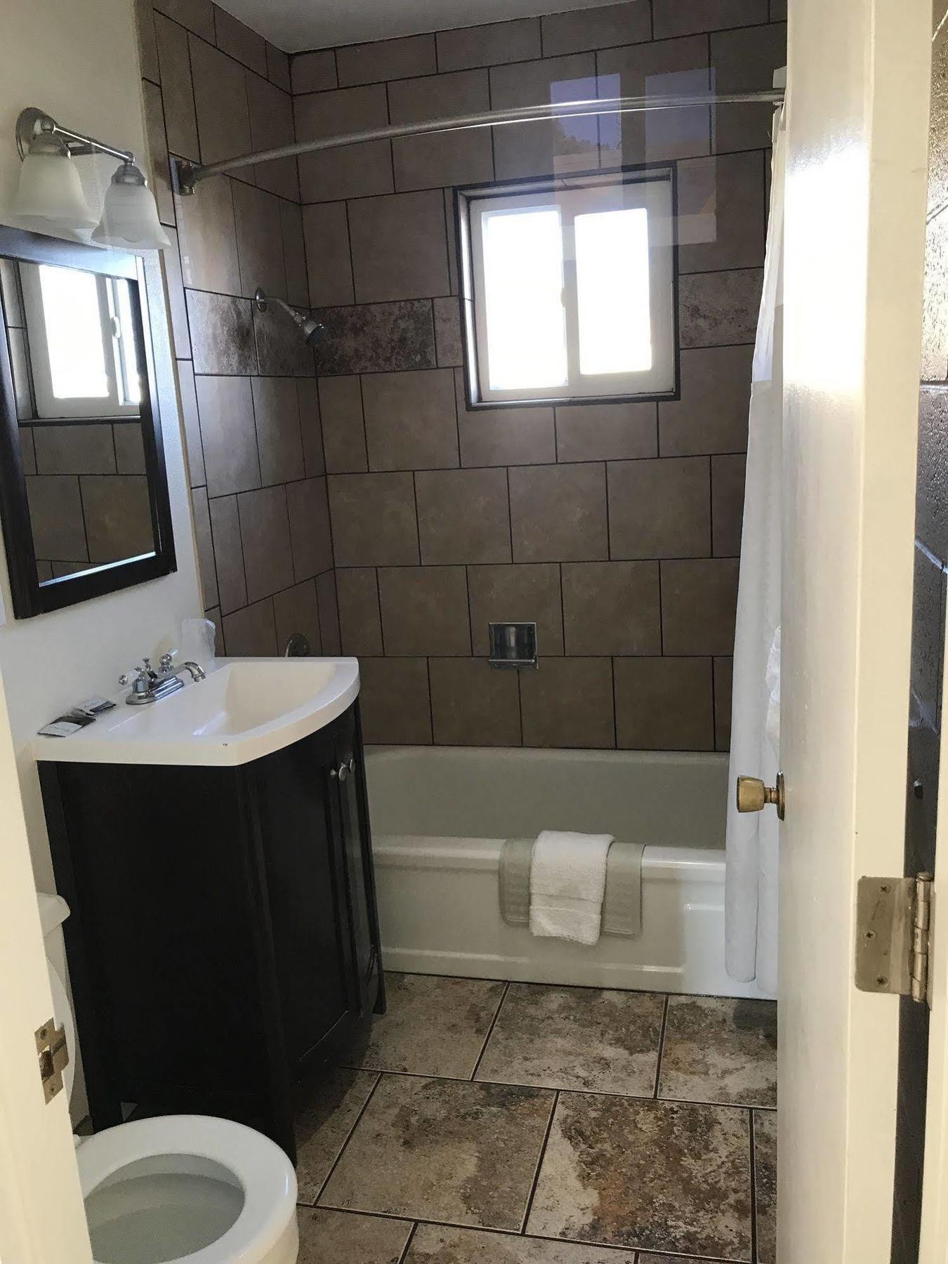 Townhouse Inn & Suites Klamath Falls Eksteriør billede