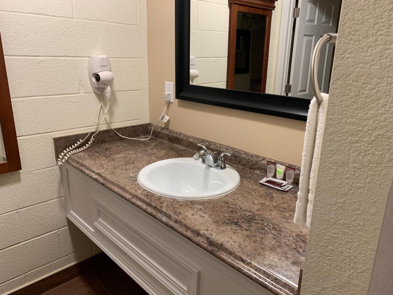 Townhouse Inn & Suites Klamath Falls Eksteriør billede